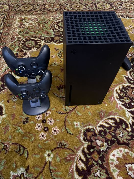 Xbox Series X 1Tb, 3 гейпади + бонусом акаунт зі STALKER 2
