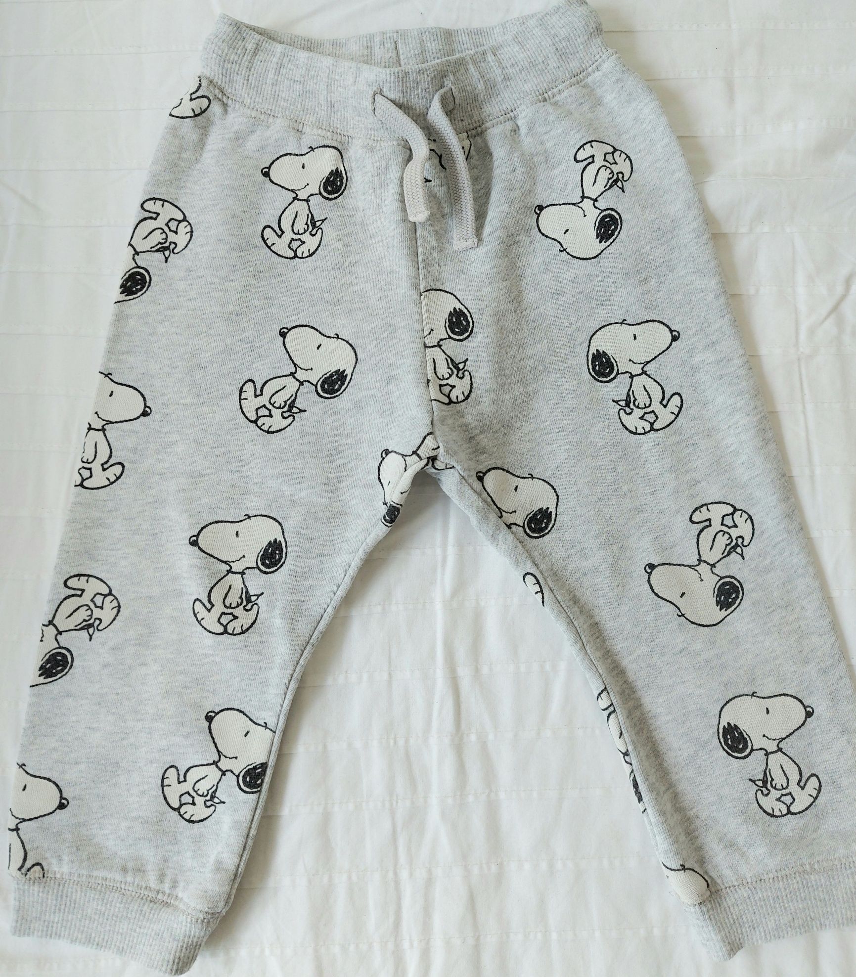 Conjunto Snoopy fato treino 2 anos 92 cm HM roupa bebé criança