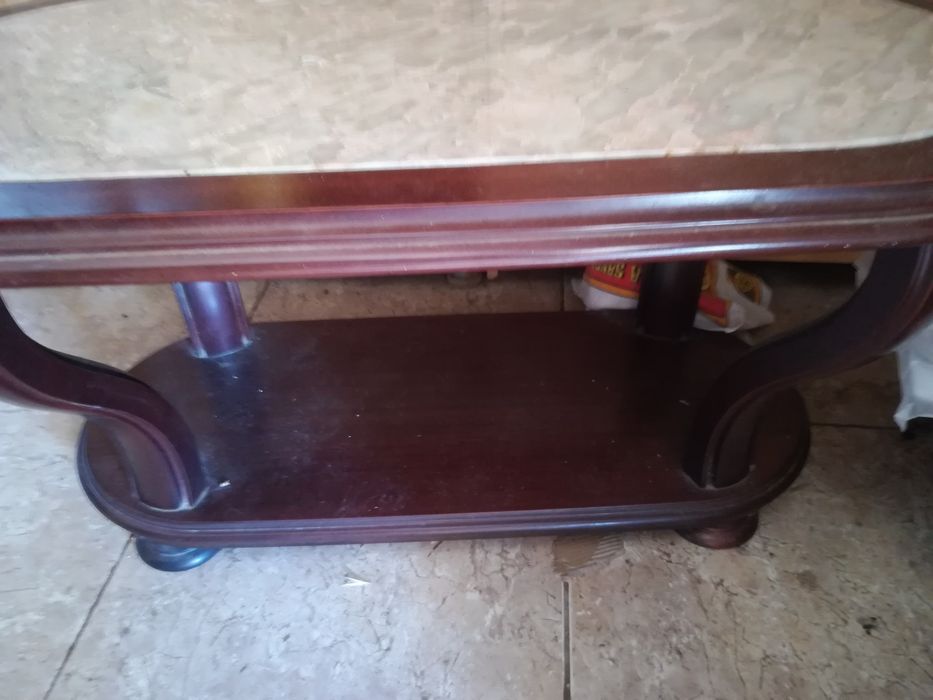 Mesa de centro em pedra mármore