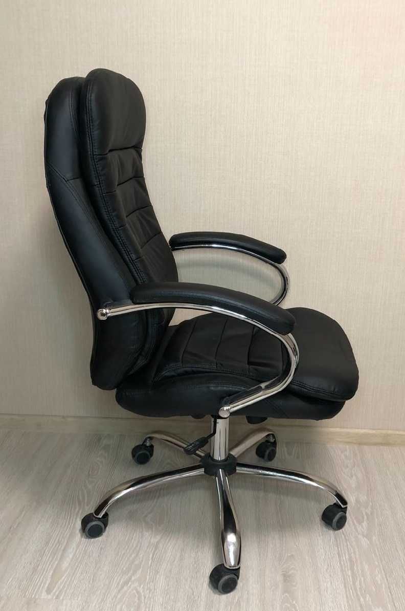 Офісне-робоче крісло