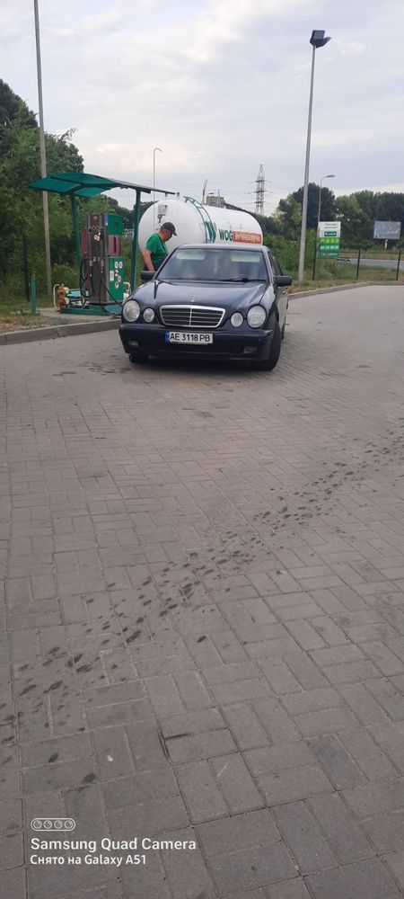 Автомобиль Mercedes