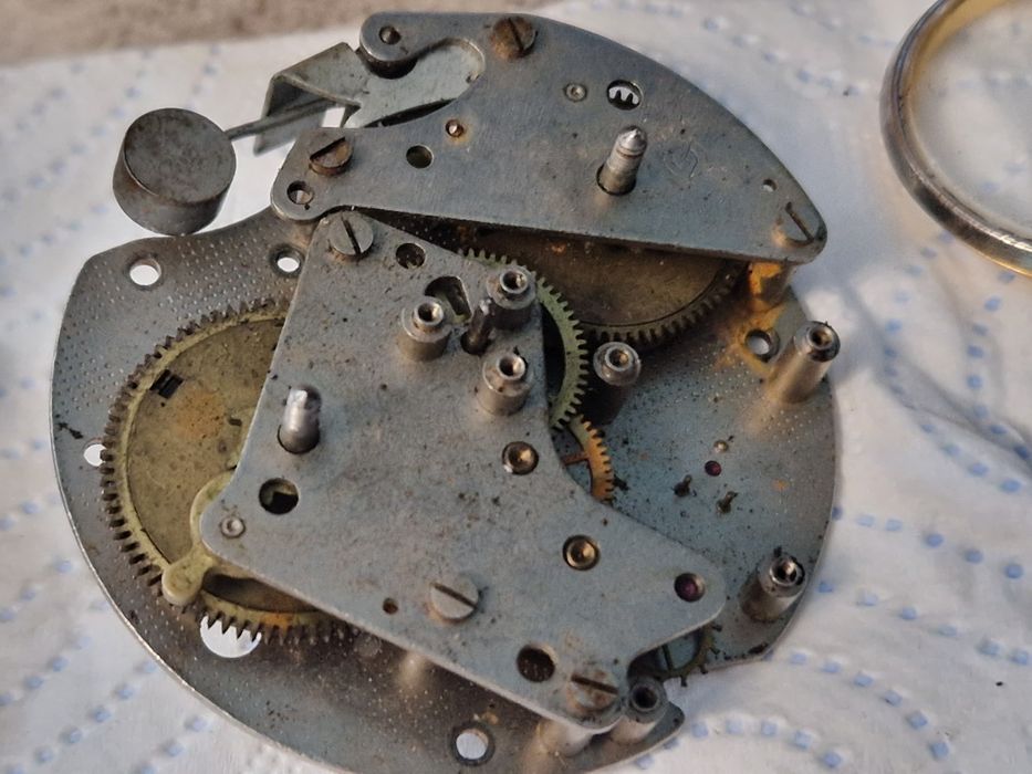 Mechanizmy budzika slava