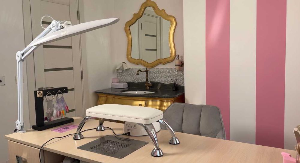 Продам діючий салон краси в Києві, Оболонь, 188м2 ТЕРМІНОВО