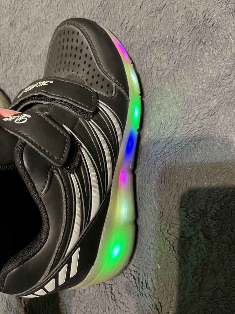 Butorolki buty z rolkami LED r.35
