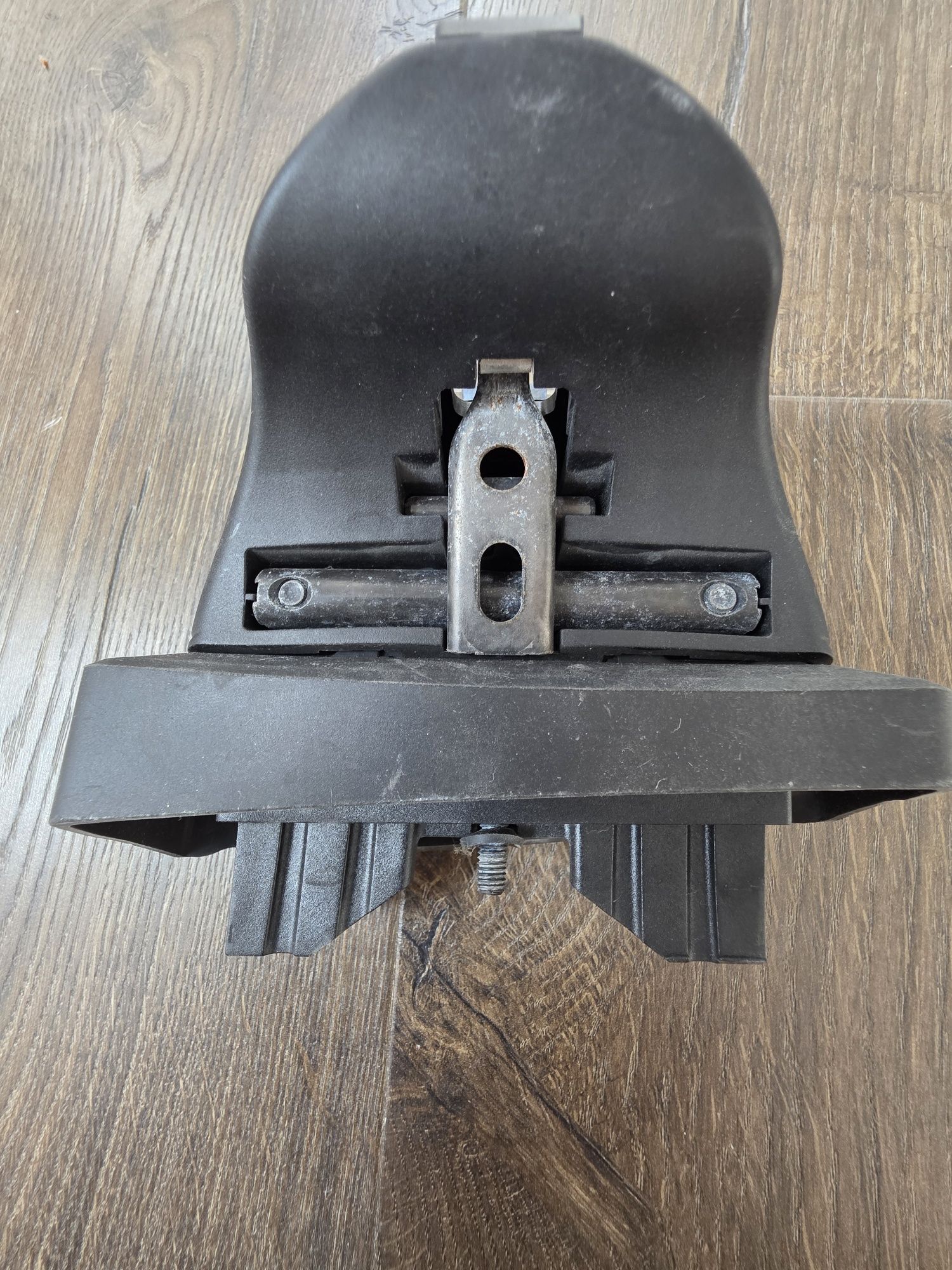 Thule stopy 753/460 ( Fixpoint 710700 )  oraz SquareBar