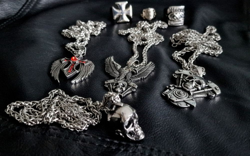 Atrakcyjny wisiorek zawieszka czaszka orzeł chopper motocyklowy Harley