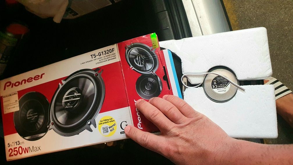 Colunas de som carro