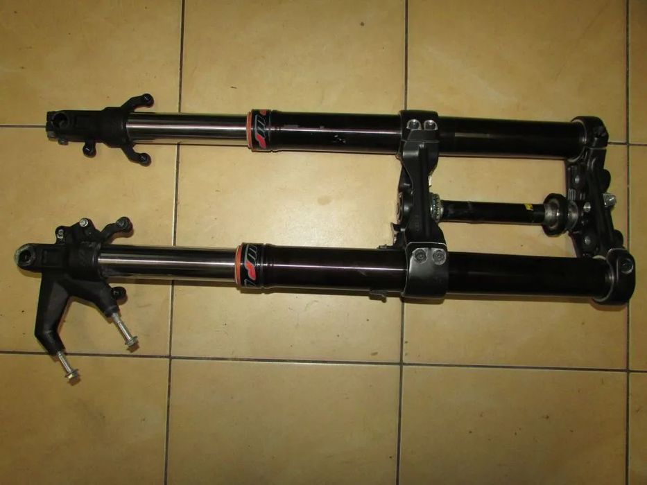 KTM Duke 125 17-23 zawieszenie lagi półki