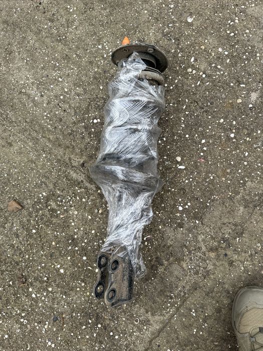 Стойка  chevrolet bolt euv