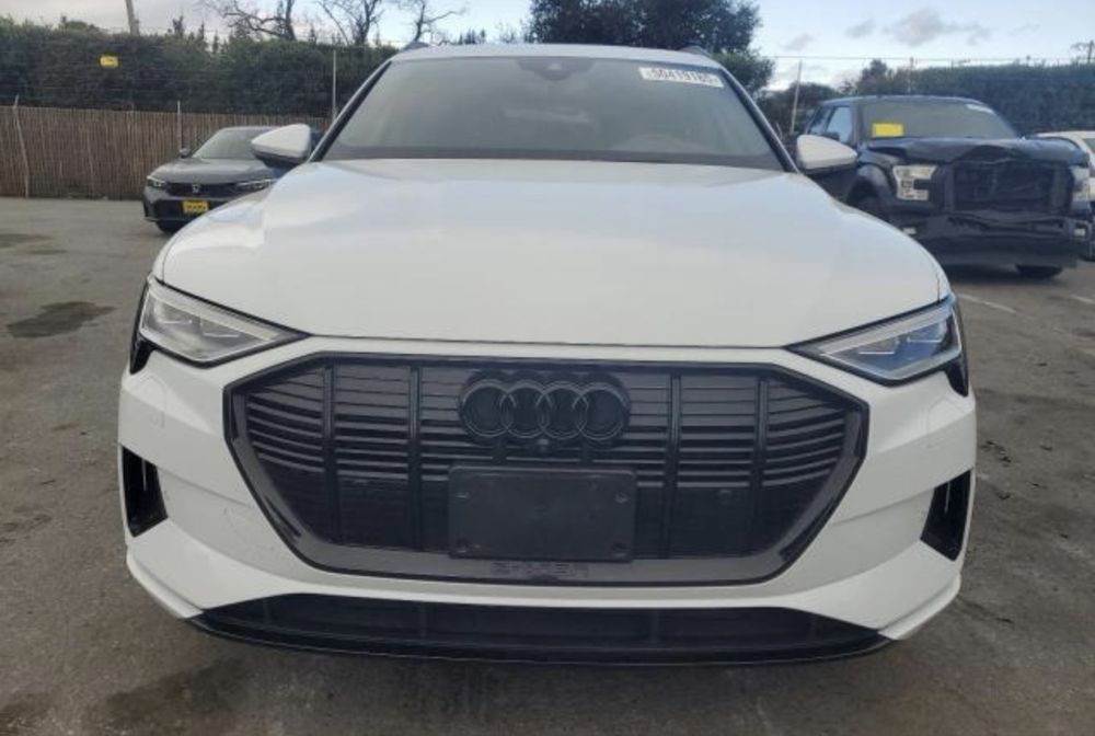 Etron e-tron s етрон ауді audi єтрон s капот