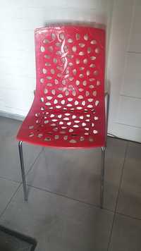 Krzesła ażurowe czerwone