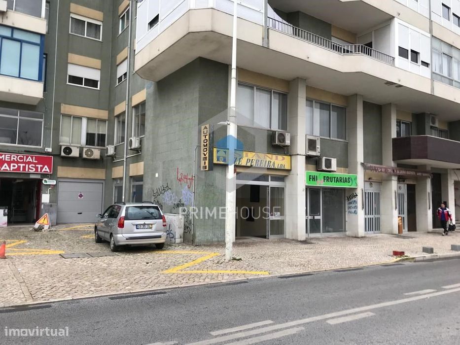 Loja com grande potencial junto ao Fórum Municipal de Almada