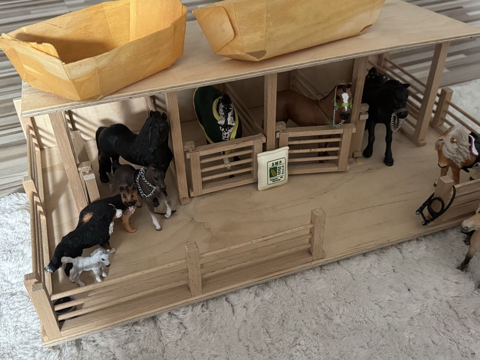 stajnia dla koni schleich