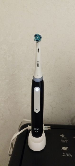 Зубная щётка Braun Oral-B IO