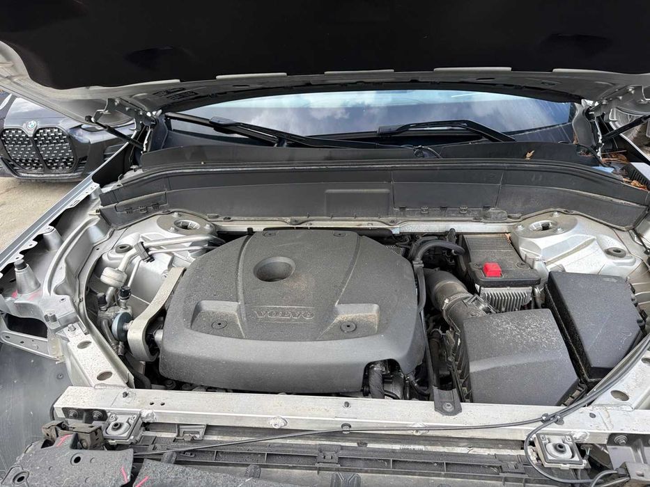 Volvo xc90    2.0 T5 Momentum  model 2017