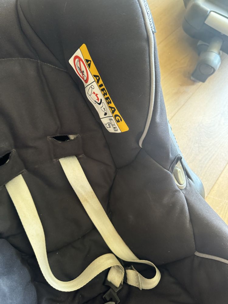 Maxi-Cosi com suporte para por no carro