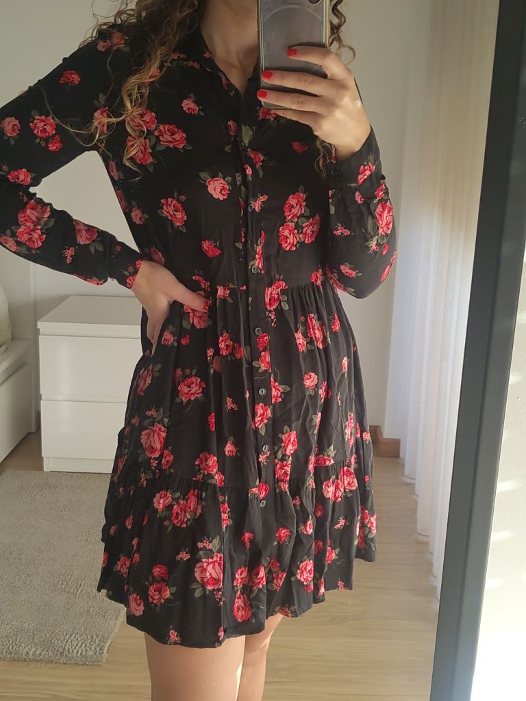 Vestido camiseiro flores Stradivarius