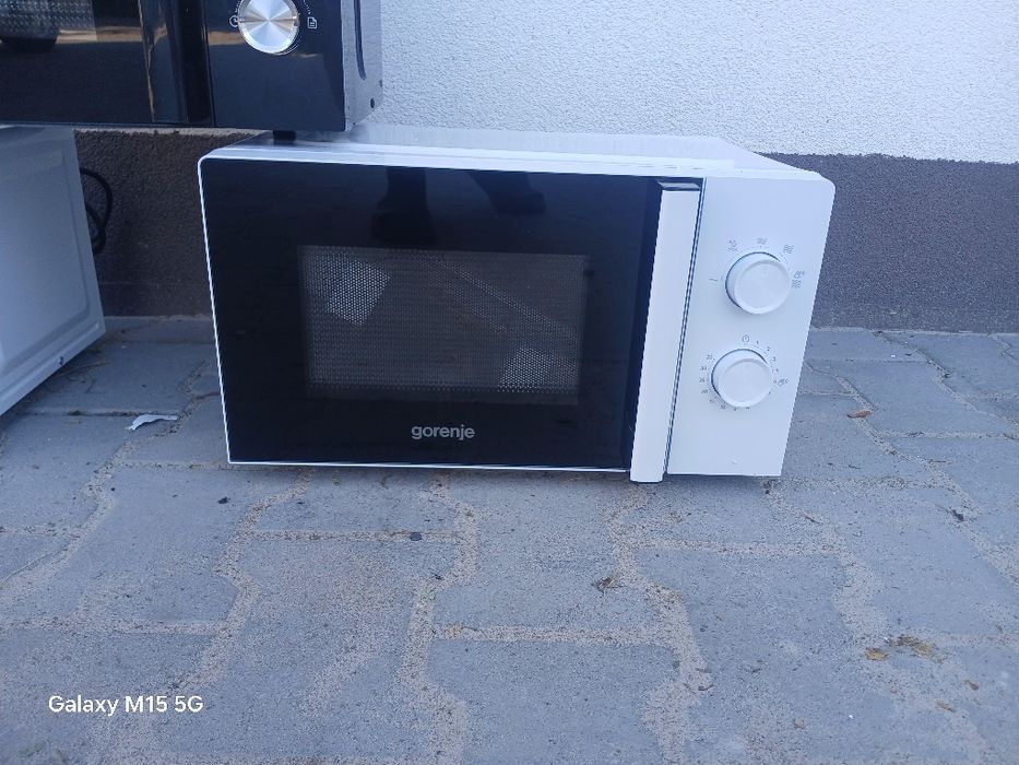 Мікрохвильова піч з Європи Gorenje MO20A3B.