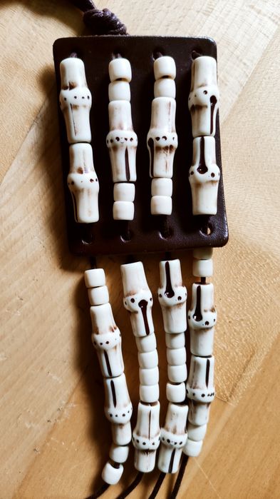 Pasek skórzany z koralikami