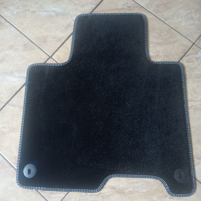 Dywaniki gumowe do auta