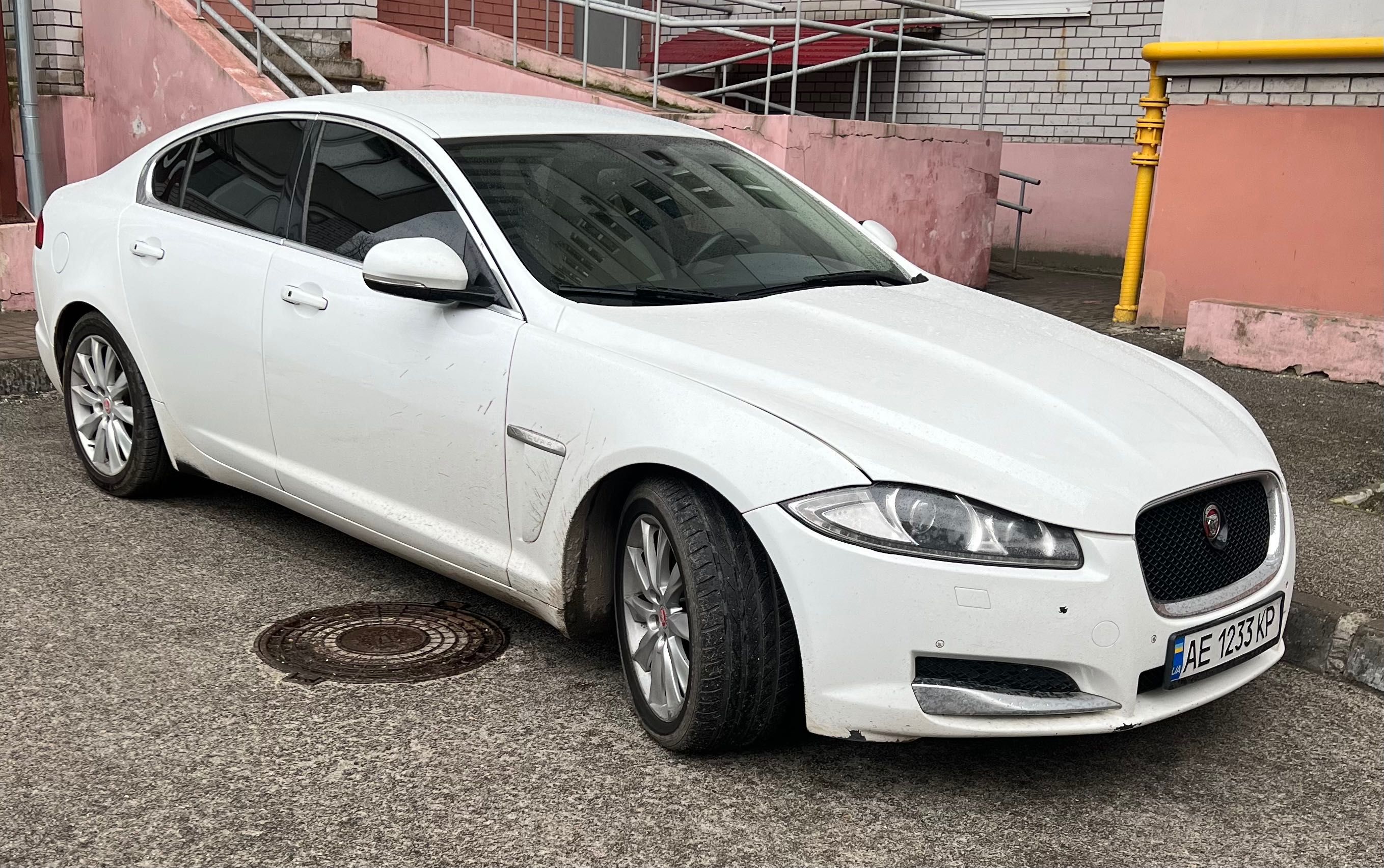 Автомобіль Jaguar xf 2 л 2015 г.в.