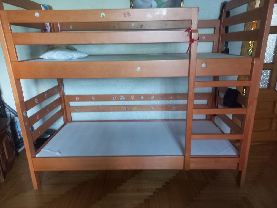 Продам двохярусне ліжко
