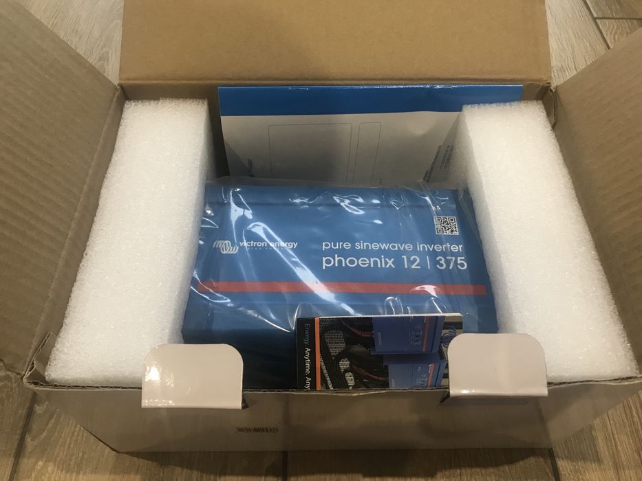 Автономний Інвертор Victron Energy 12v 375