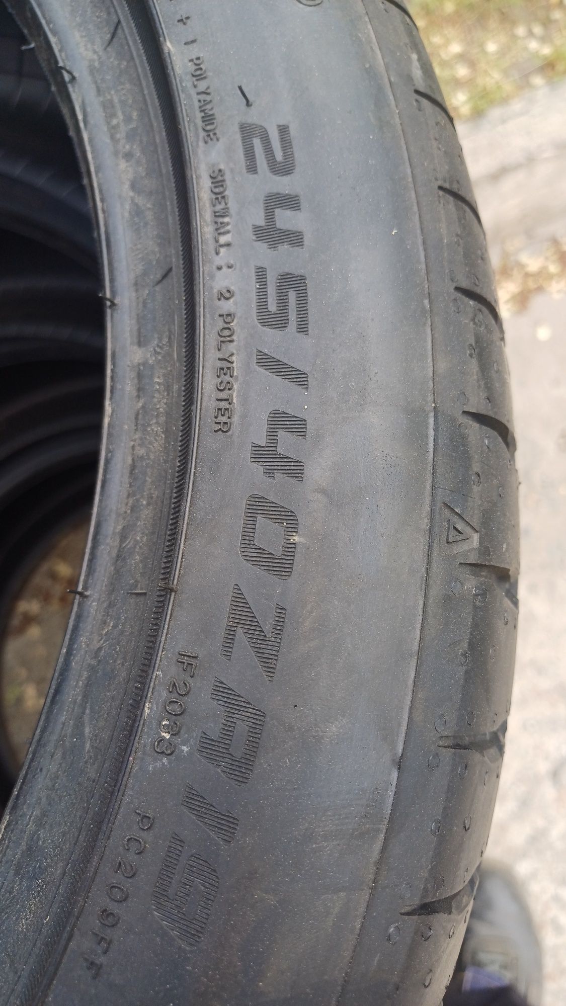 Продам літні нові шини Falken 245/40 r19