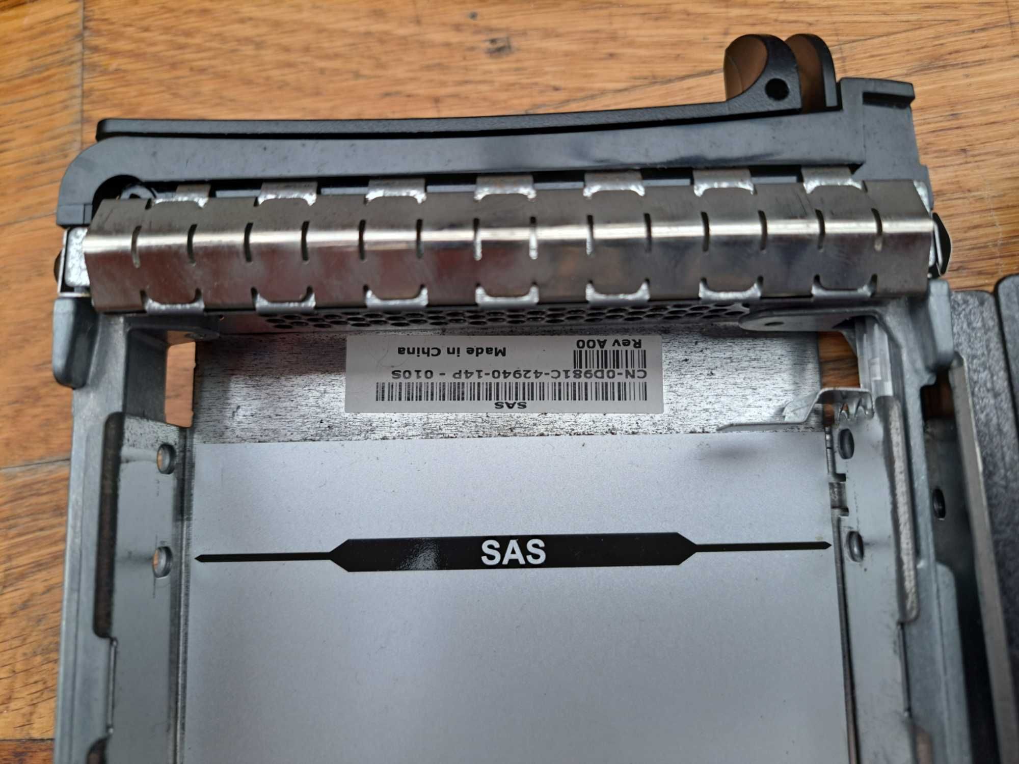 3,5" SAS Drive Bay p/Servidores
SATA, SATA II, SCSI
