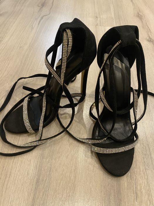 Buty na obcasie 39 rozmiar