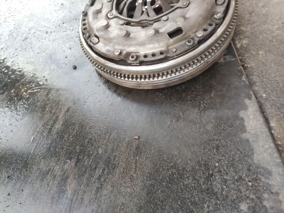 Dwumasa sprzęgło docisk VW t5 1.9TDI