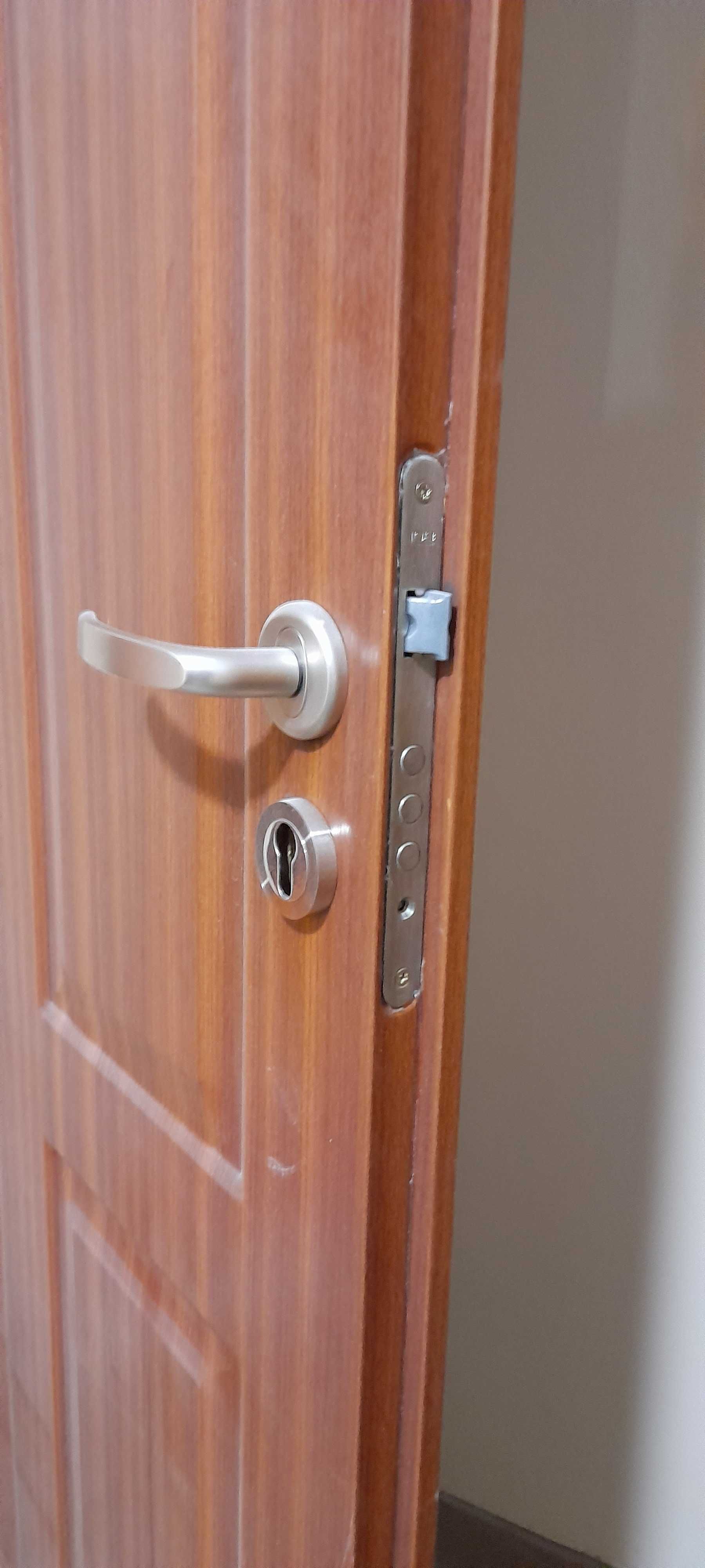 Sprzedam drzwi antywłamaniowe
