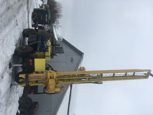 Буріння свердловин під воду в граніті