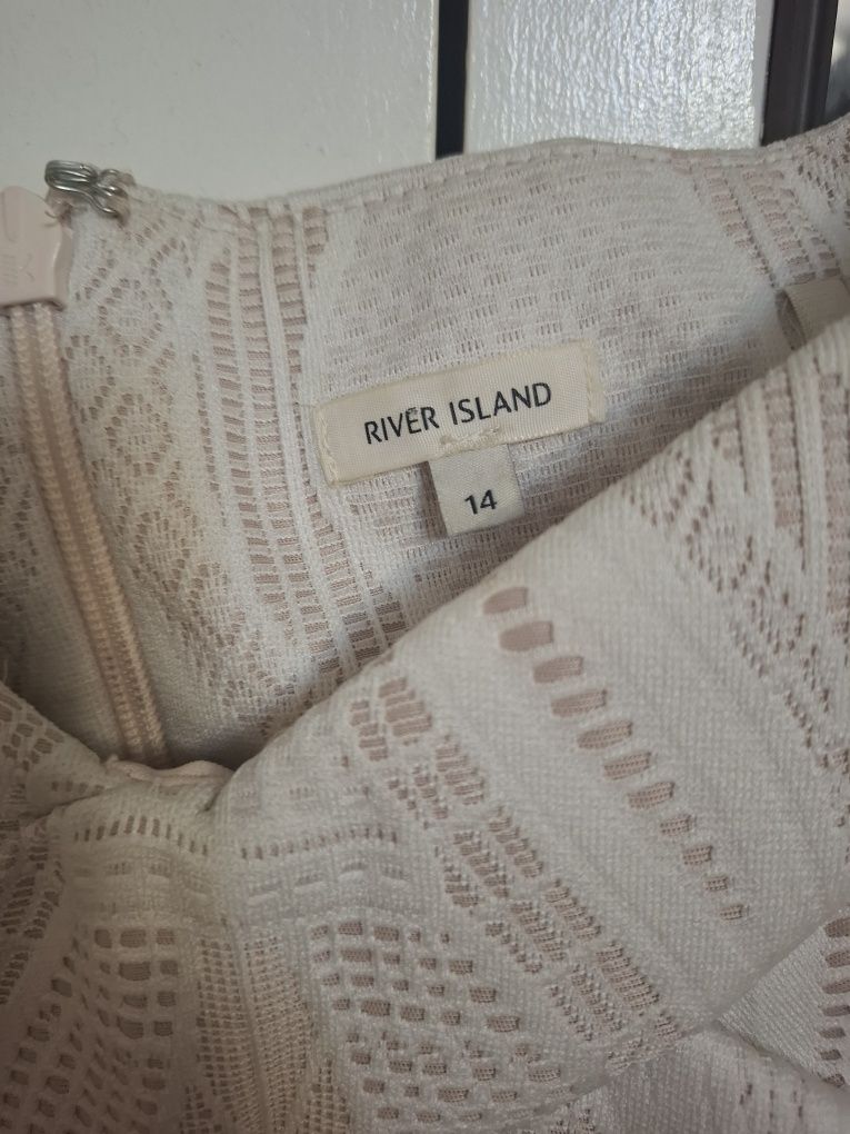 Елегантна сукня River Island