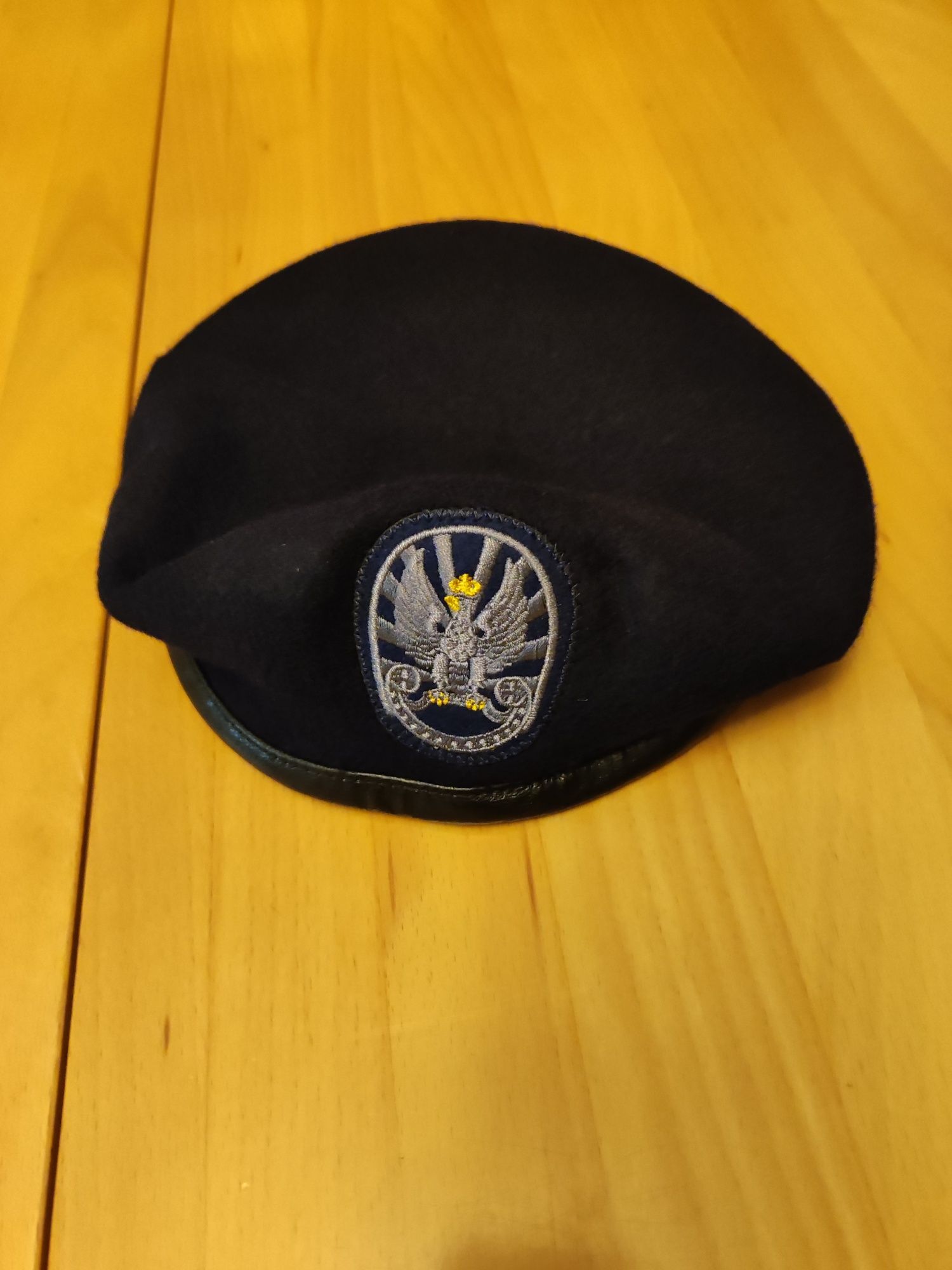 Beret wojskowy M