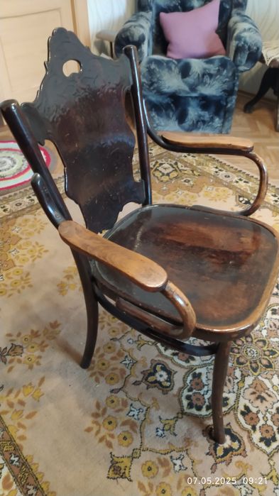 Антикварный стул