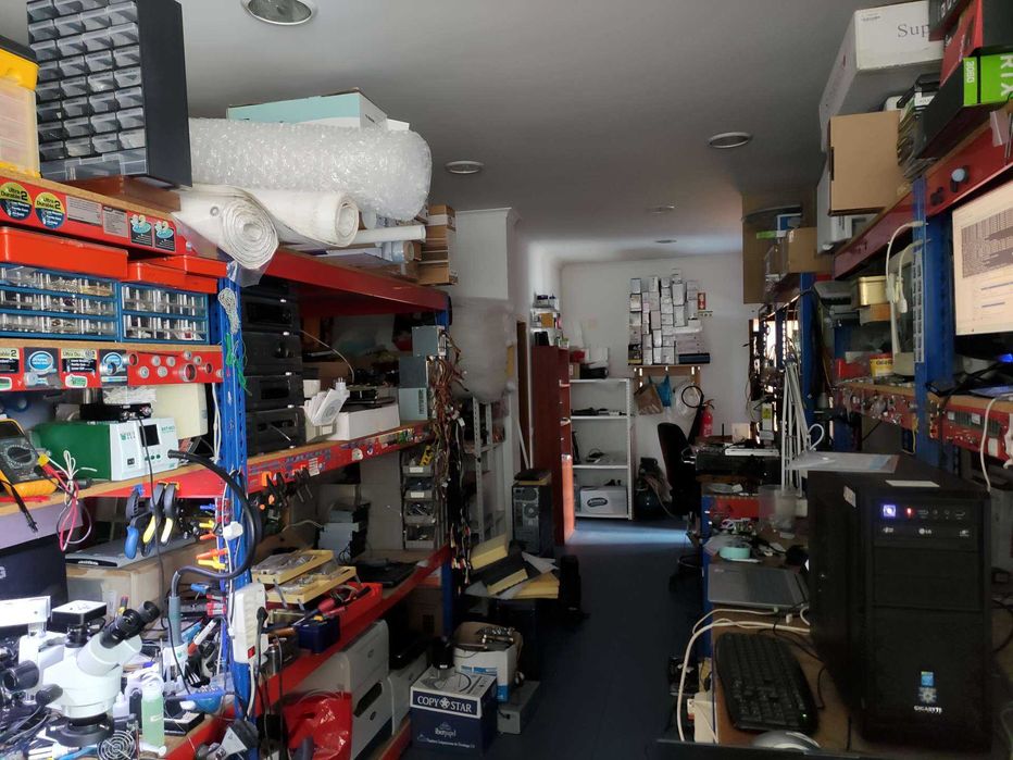 Recheio de Loja de Informática (Ferramentas, stock e tudo o resto)