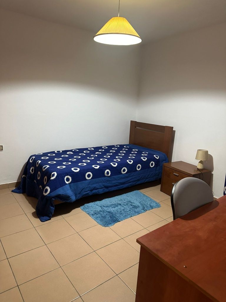 Alugo quarto estudante Sao Martinho do Bispo