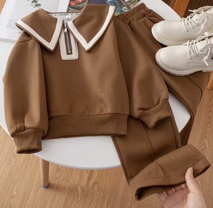 Весняний модний костюм