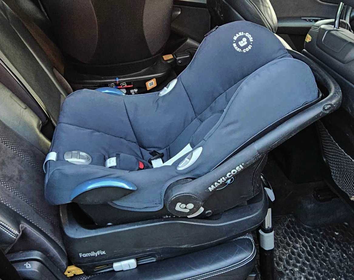 Baza ISOFIX Maxi Cosi Family Fix z fotelikiem Nosidełkiem MAXi Cosi