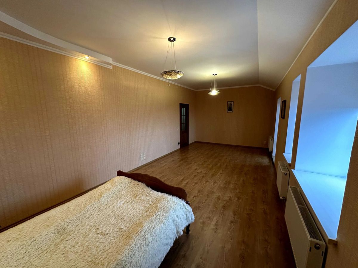 Продам добротний будинок 320 м2 на Соколівці.