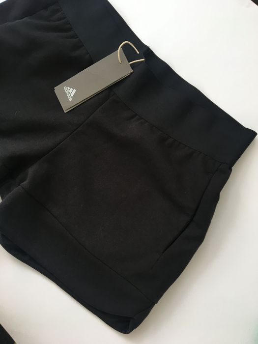 Шорти Adidas розмір UK 8-10
