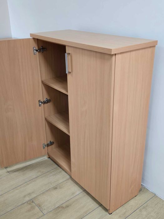 Szafka / biblioteczka z trzema półkami zamykana z cichym domykiem