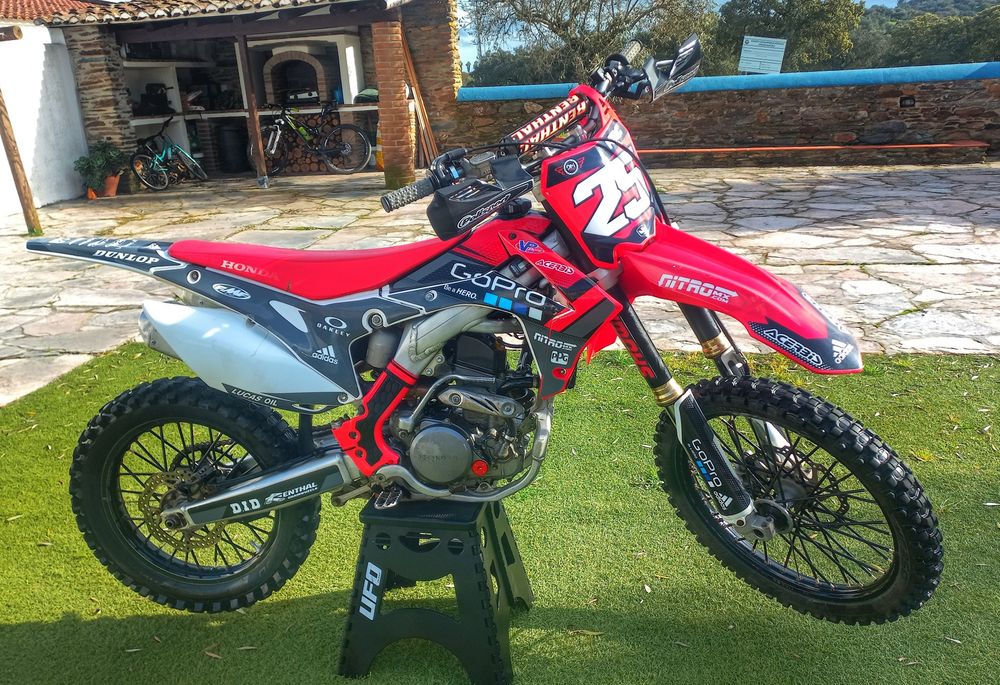 HONDA CRF 250R  --