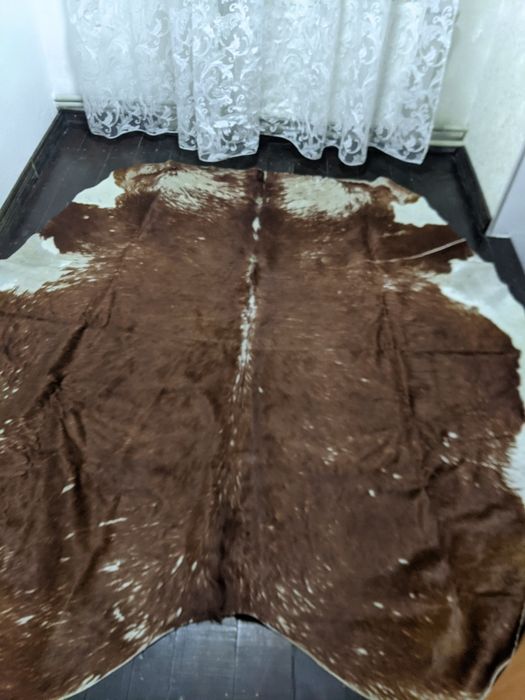 Килим з волової шкіри