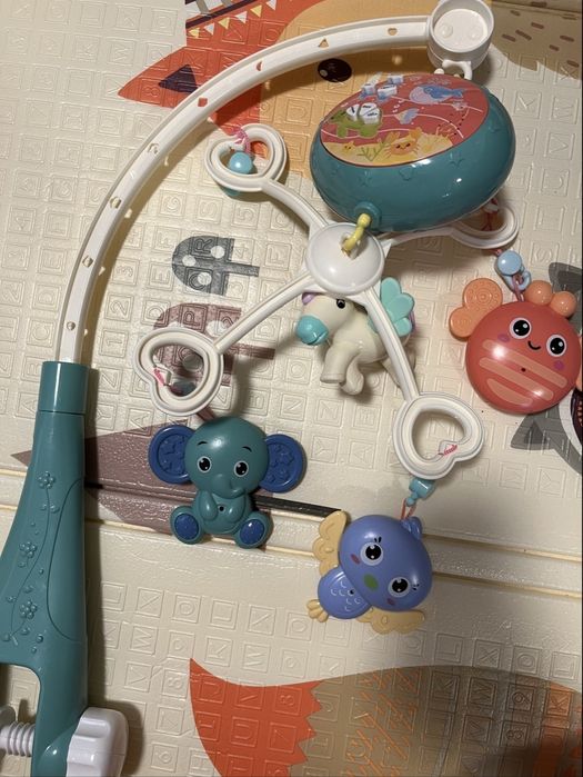 Мобілі для малюків в дуже доброму стані