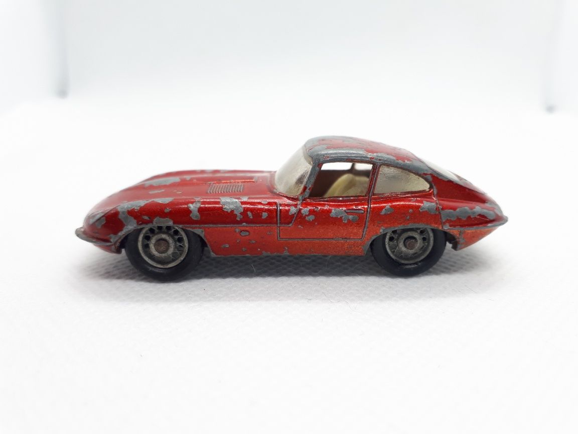 Jaguar E-Type no. 32 Lesney Matchbox