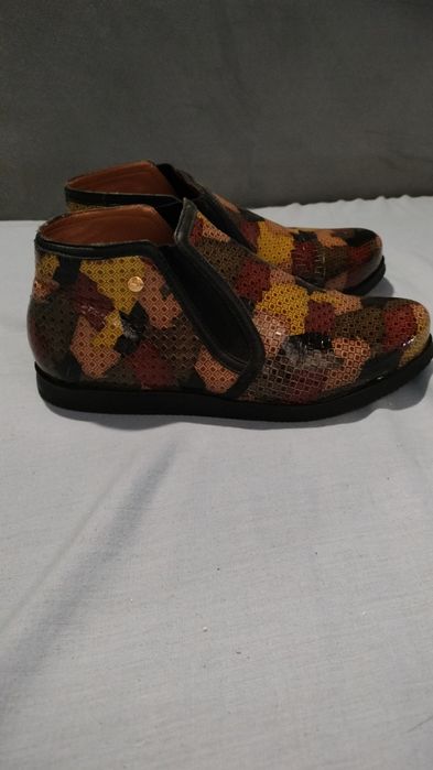 Sztyblety lakierowane Kazar r37