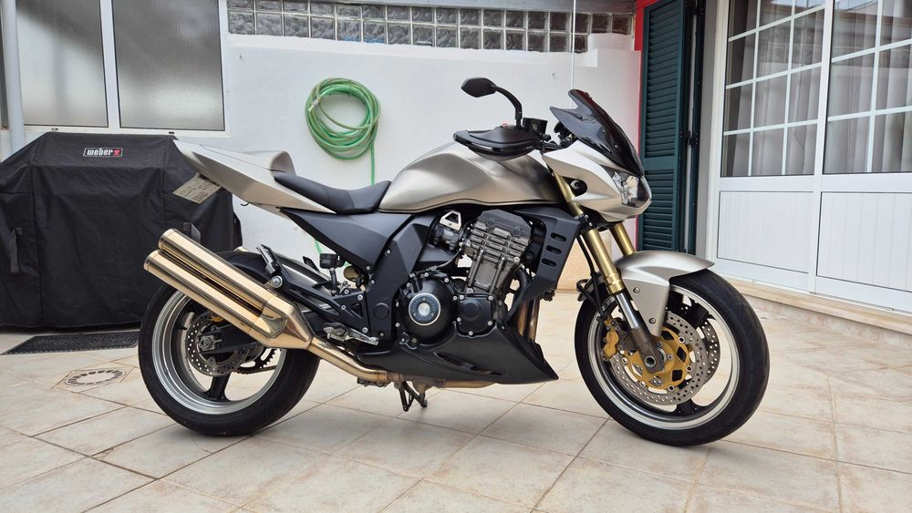 Vendo Kawasaki Z1000 - Titanium