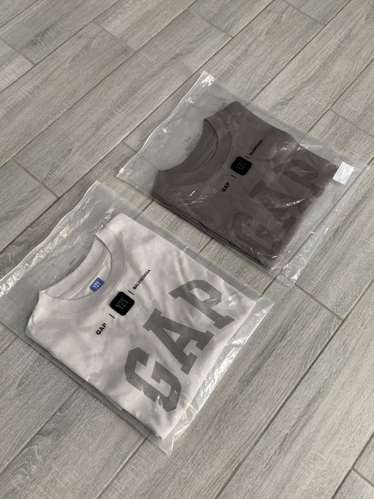 Футболка Yeezy Gap Balenciaga